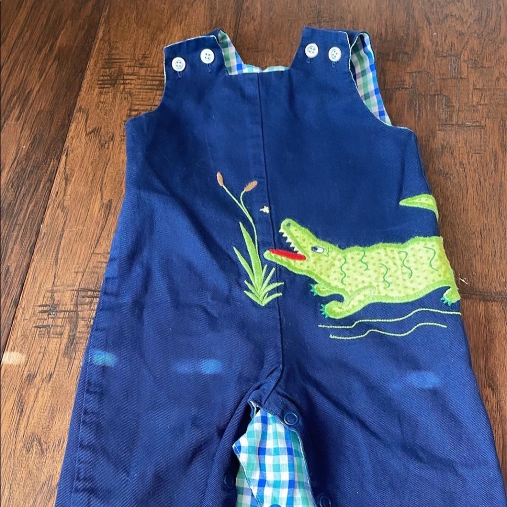 Bailey Boys. Longall. Reversible to plaid pattern. 3m. VGUC.